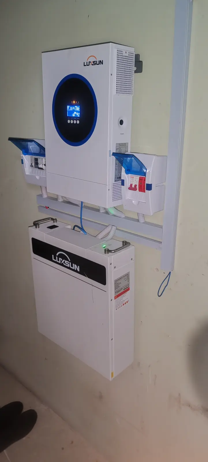 Completed Luxsun inverter and battery installation by Talynex